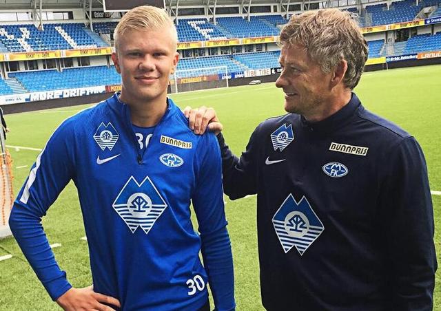 科贝记者：巴尔韦德右腿内收肌不适，明天将接受检查（巴尔韦德右腿内收肌不适，科贝记者称其明日将接受检查）