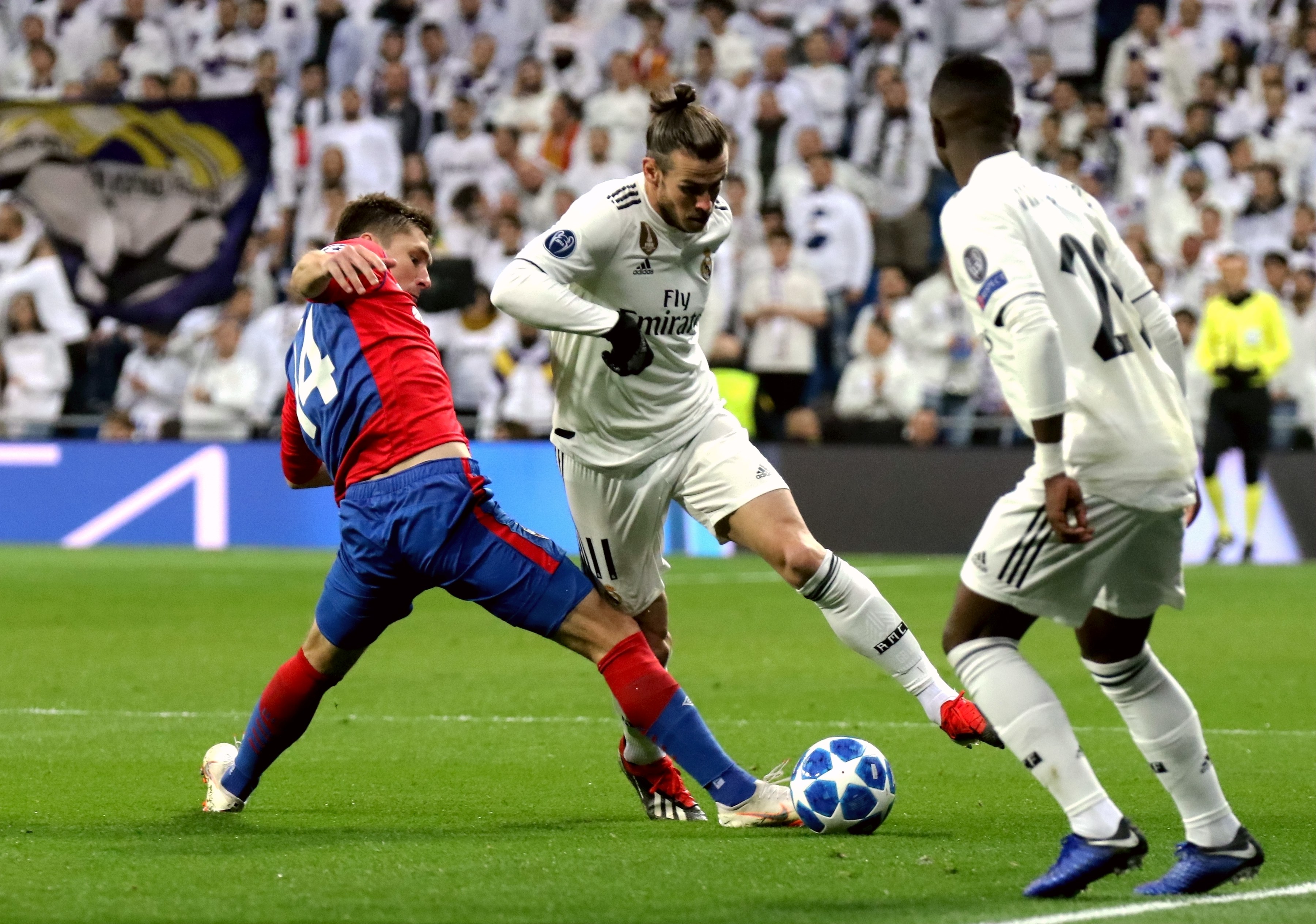 名宿：我不会让弗拉泰西当替补，任何比赛任何对手他都能进球（名宿力挺弗拉泰西：绝不让他打替补，对任何对手都能破门）