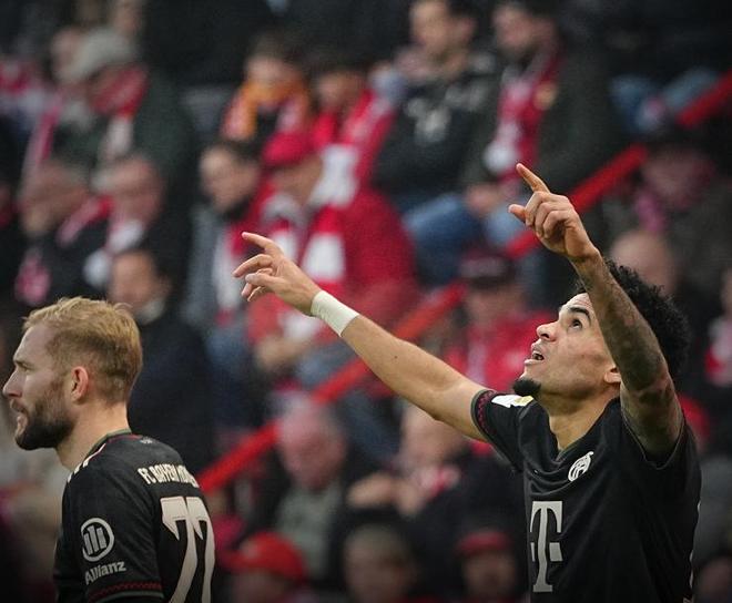 仲豆豆扎根西部足球热土（仲豆豆深耕西部足球沃土）