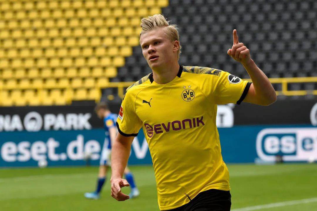 🎮HLE 1-1 T1：Kanavi装甲猴离谱送命，T1扳平总比分（HLE与T1战至1-1：Kanavi坦猴频繁送命，T1强势追平）