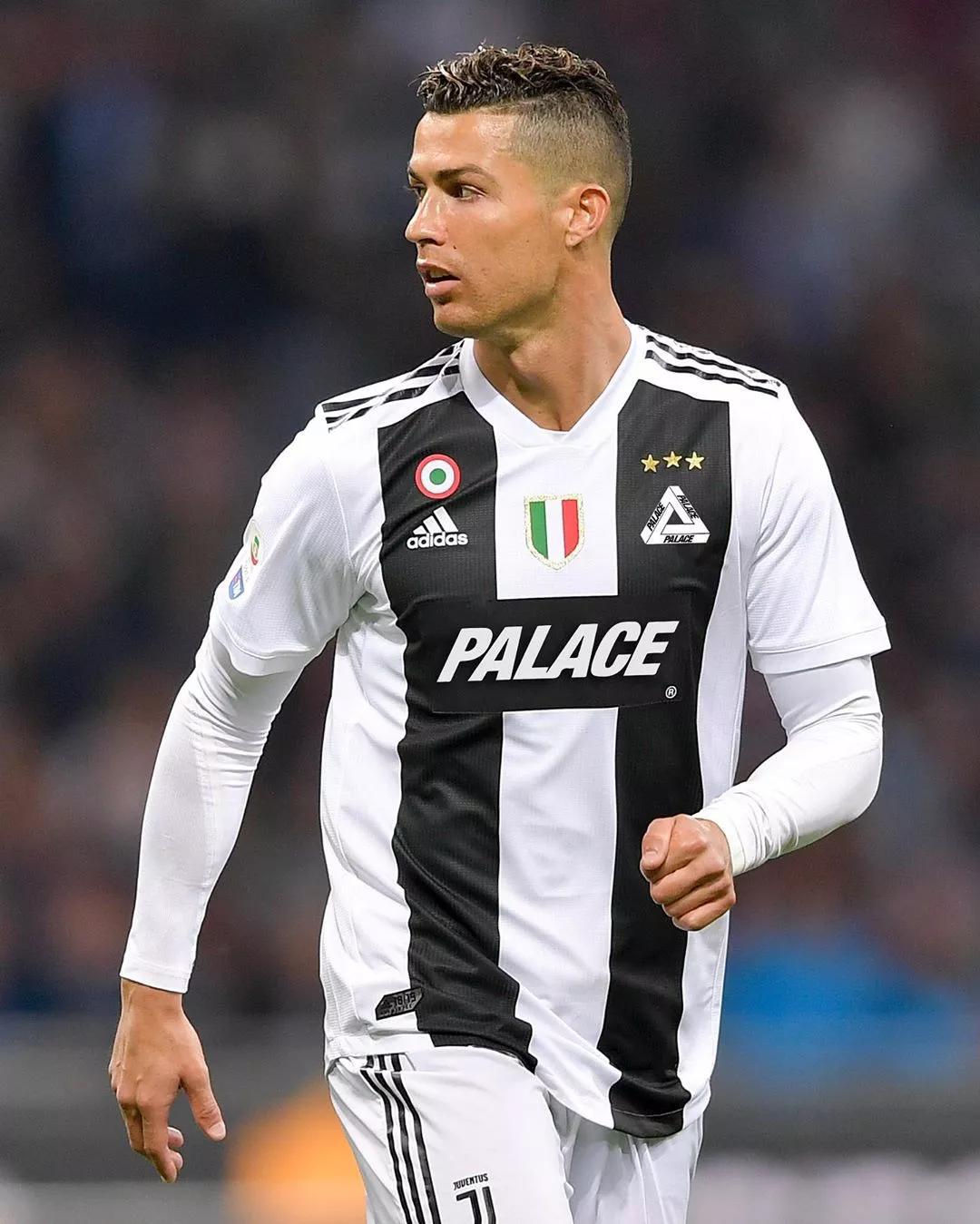 法兰克福主帅：因头球输比赛令人懊恼，遗憾上半场没进第二球（法兰克福主帅：头球失守令人懊恼，遗憾半场未能再下一城）