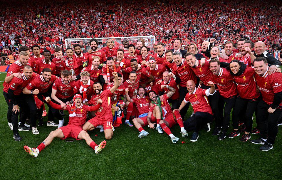 摸吉祥物女演员胸部，前塞尔塔队长马略被判赔偿1000欧（前塞尔塔队长马略因对吉祥物女演员不当接触被判赔偿1000欧元）