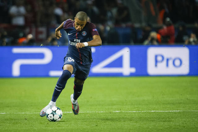 李金羽：不管明年带队征战中超什么样，都会为中国足球去努力（李金羽：无论明年带队征战中超如何，我都会为中国足球拼尽全力）