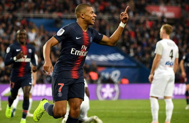 卡尔：开局不顺利但结果不错，想要达到梅西水平还有很长的路（卡尔：起步不顺收官尚佳，距离梅西水准仍有漫长路要走）